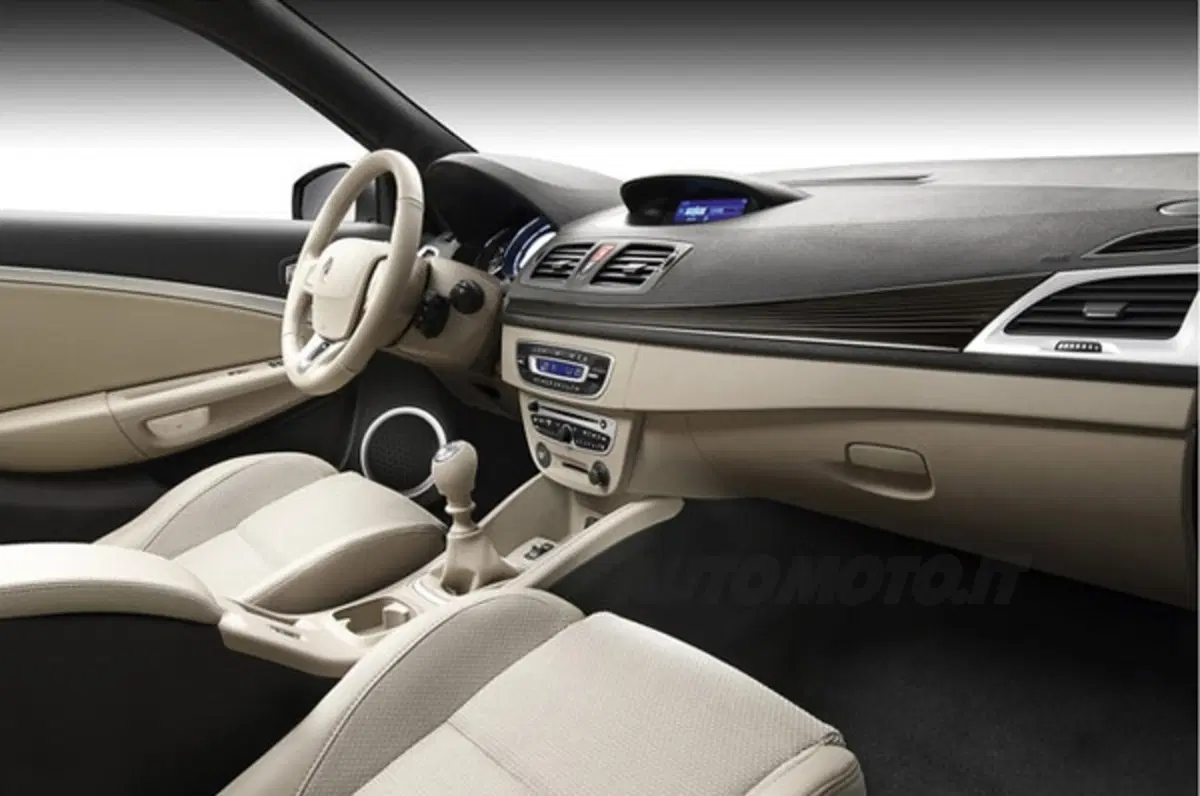 Renault Megane CC 2010 (11)