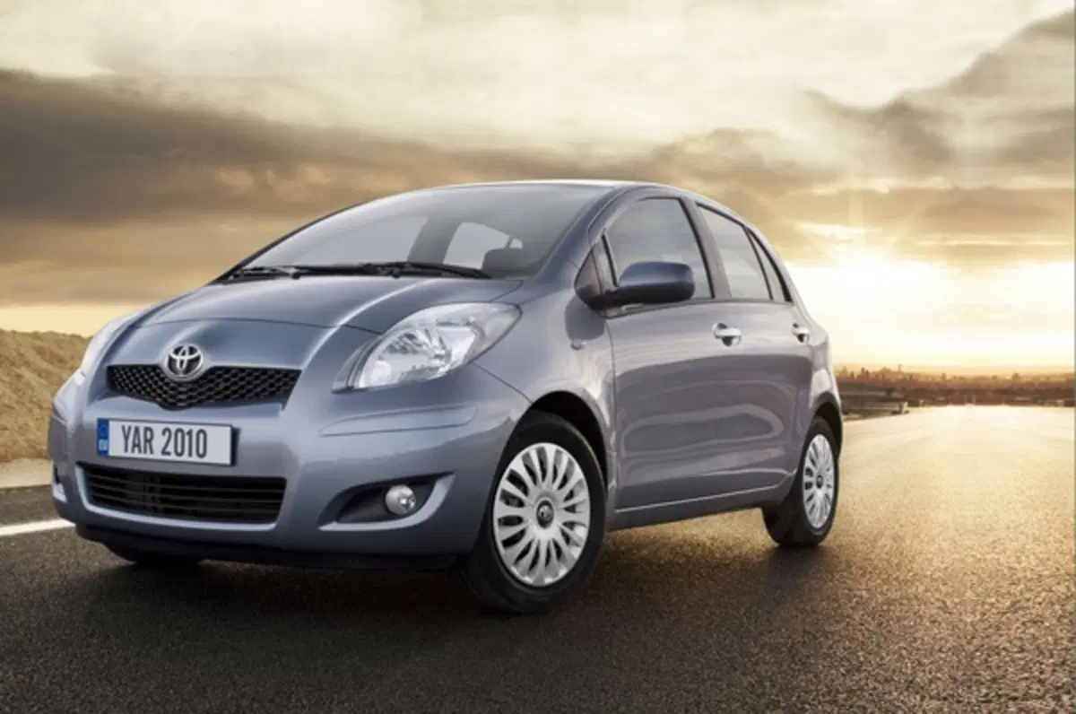 Toyota Yaris 2010 (2)