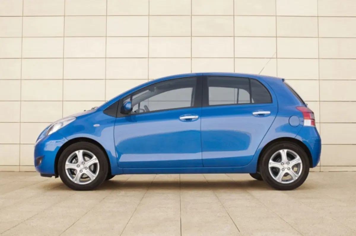 Toyota Yaris 2010 (3)