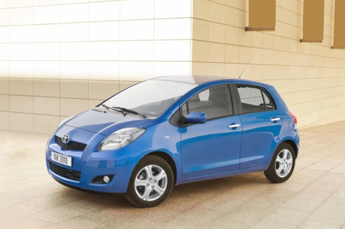 Toyota Yaris 2010 (4)