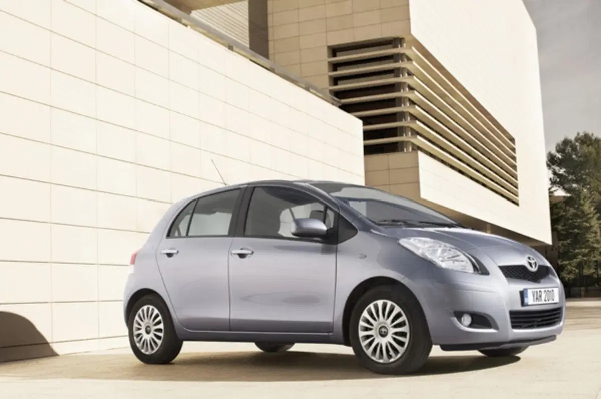 Toyota Yaris 2010 (5)