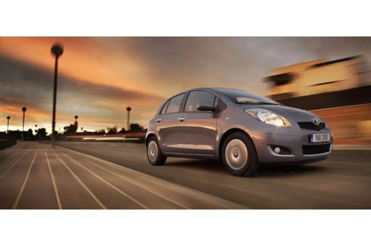 Toyota Yaris 2010 (7)