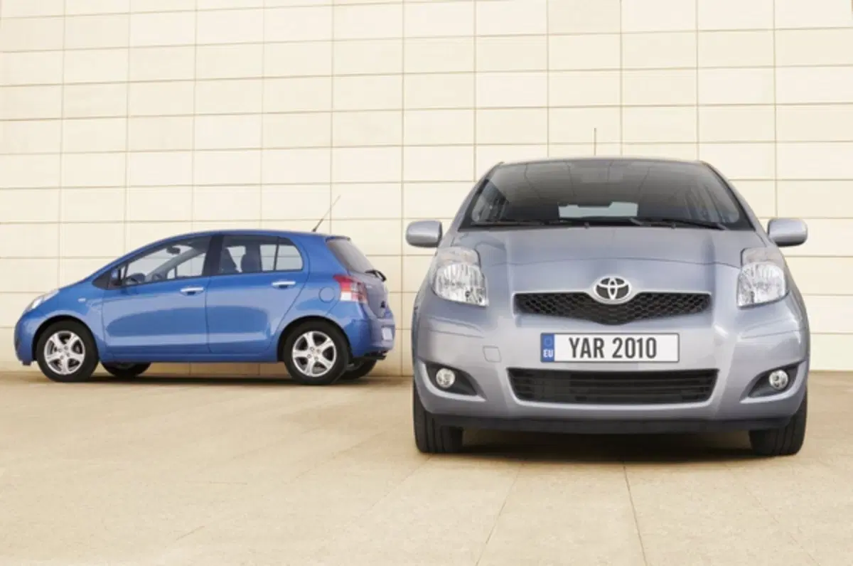 Toyota Yaris 2010 (8)