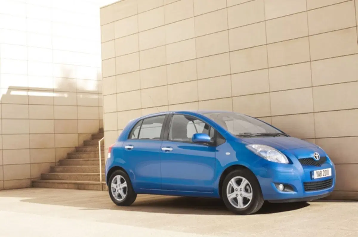 Toyota Yaris 2010 (9)