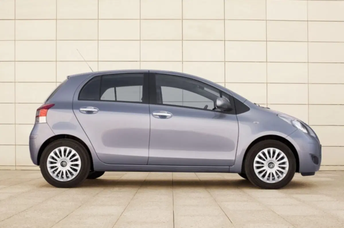 Toyota Yaris 2010 (12)