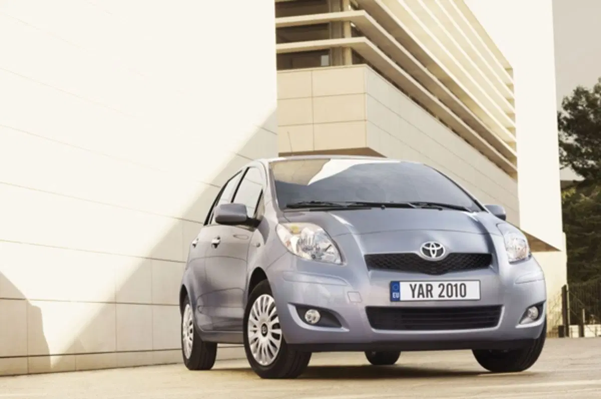 Toyota Yaris 2010 (14)