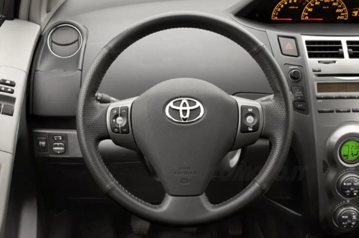 Toyota Yaris 2010 (19)