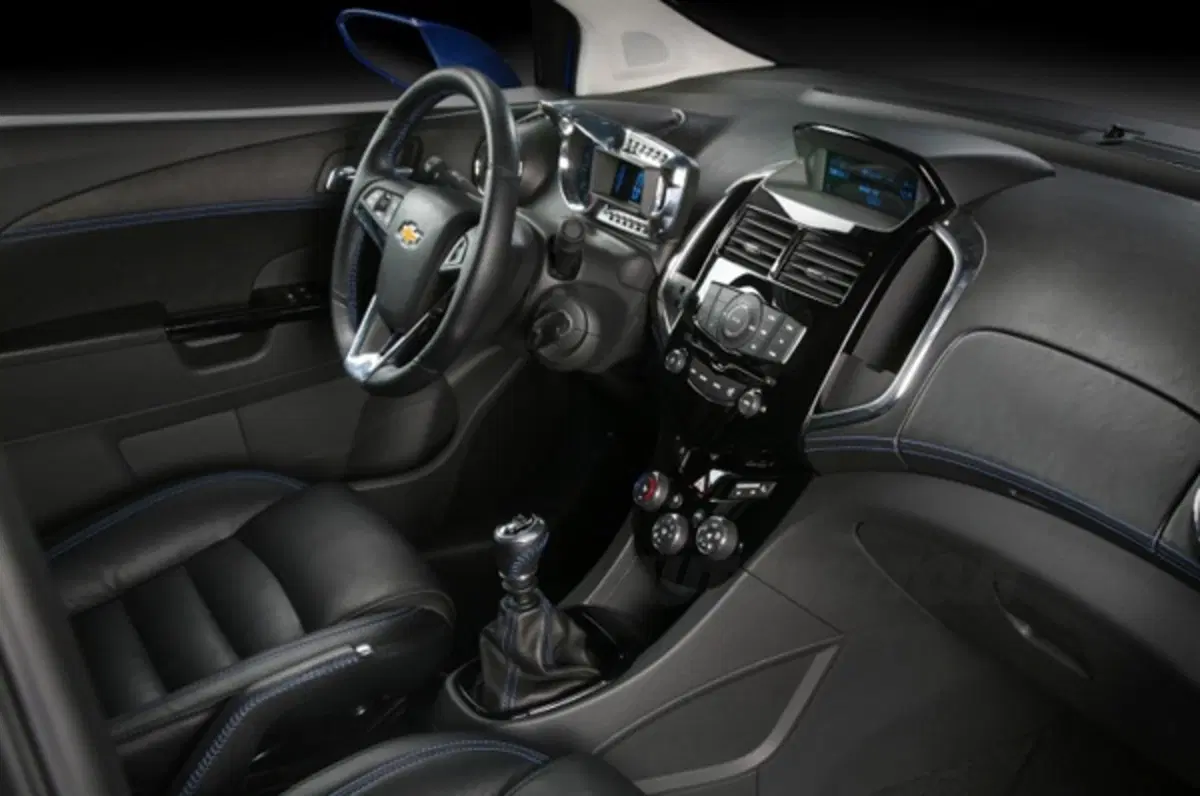 Chevrolet Aveo RS (8)
