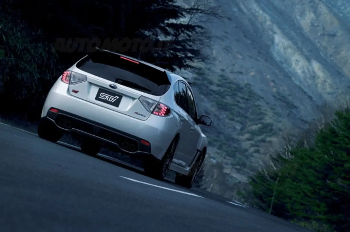 Subaru Impreza WRX STI R205 (3)