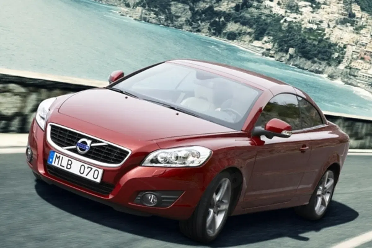 Volvo C70 (5)