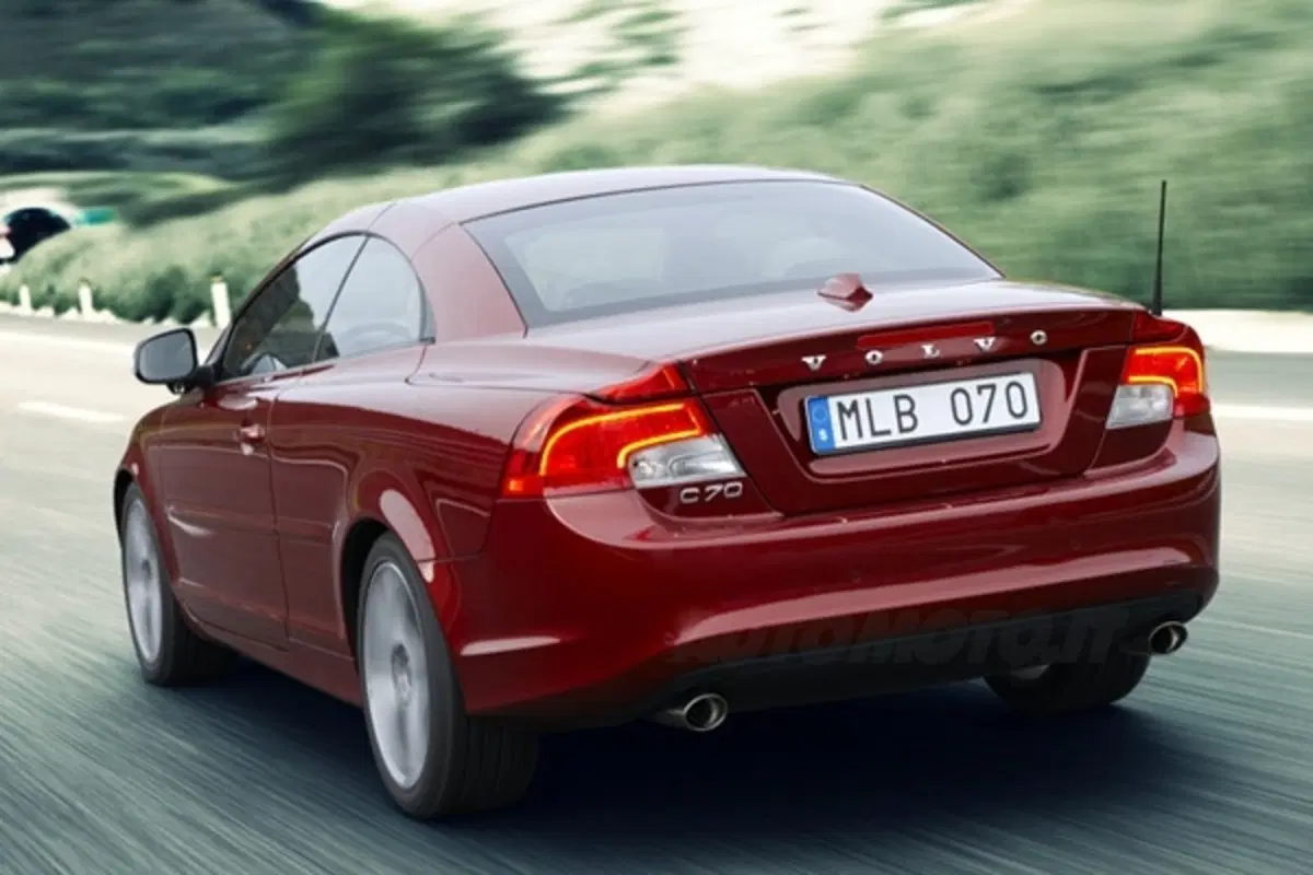 Volvo C70 (6)