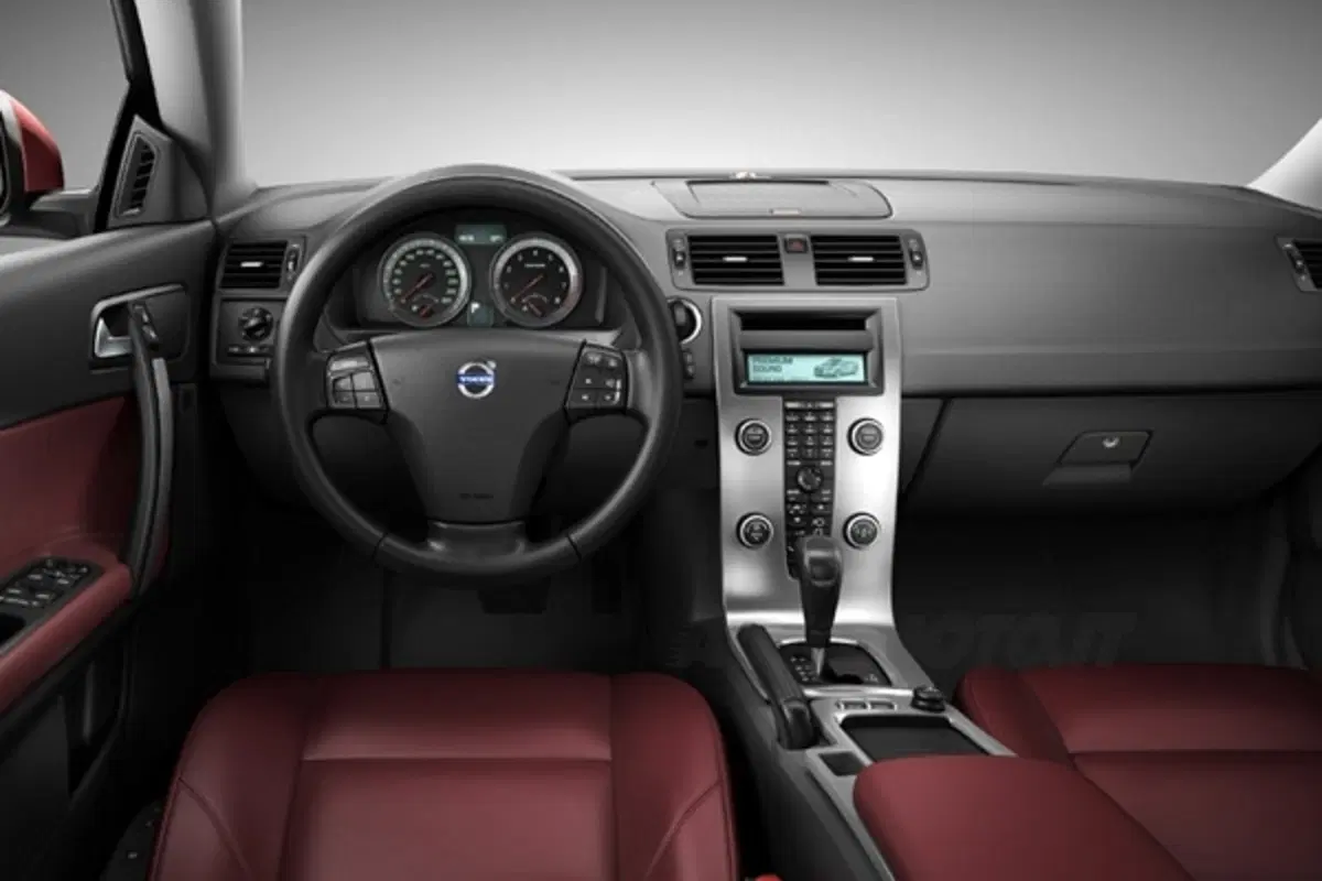 Volvo C70 (15)