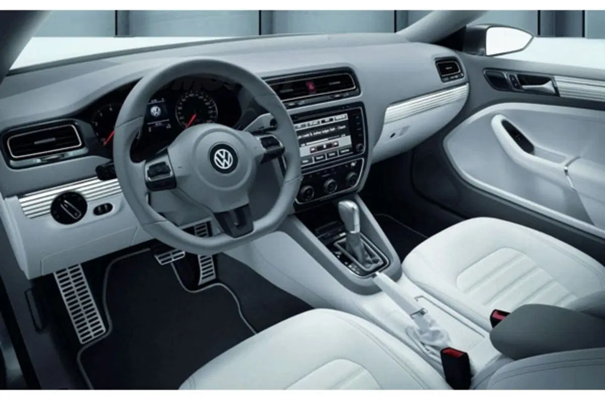 Volkswagen New Concept Coupè (10)