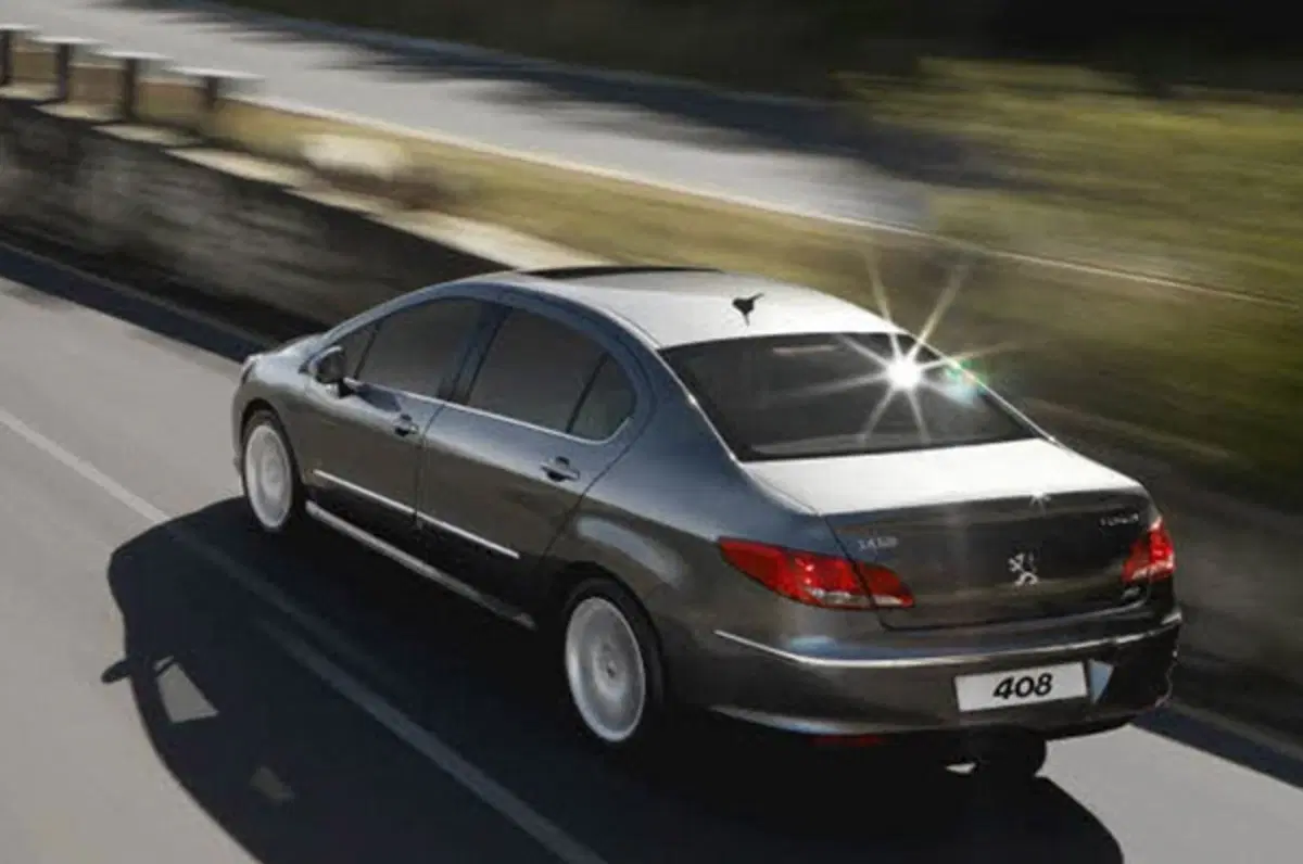 Peugeot 408: solo per i cinesi