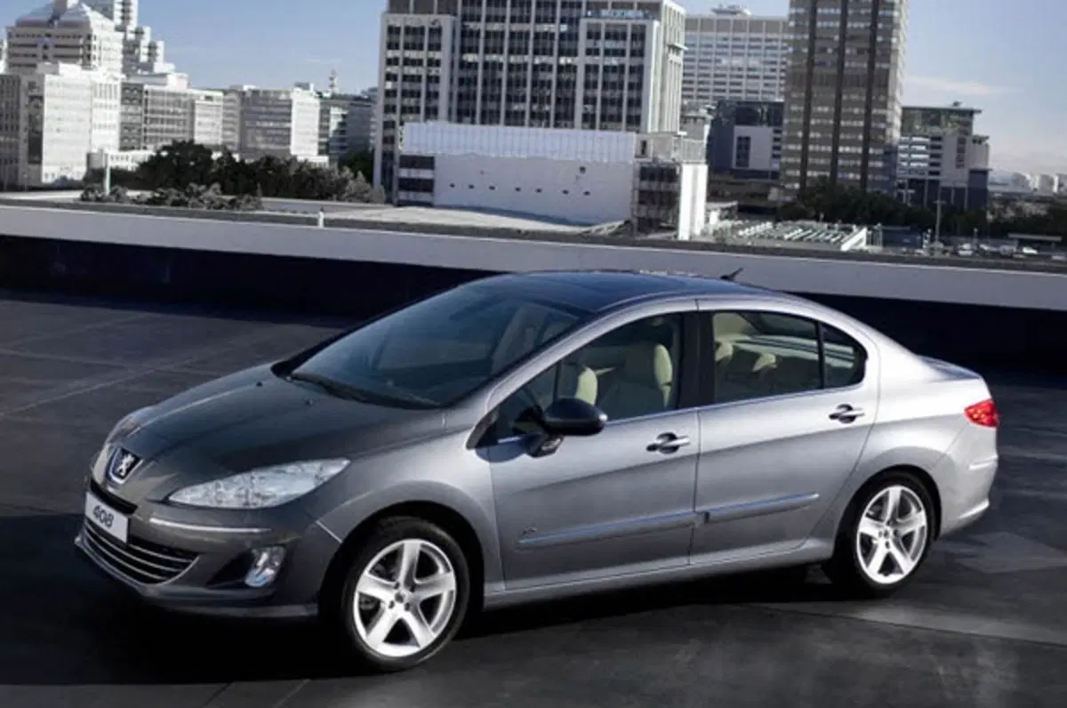 Peugeot 408: solo per i cinesi (6)