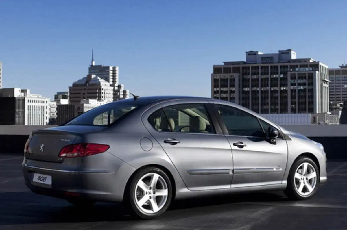 Peugeot 408: solo per i cinesi (8)