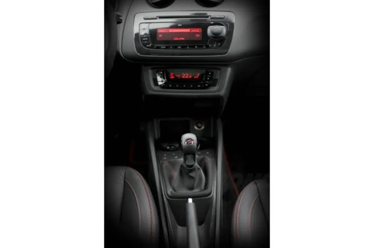 Seat Ibiza FR 2.0 TDI 143 CV (18)
