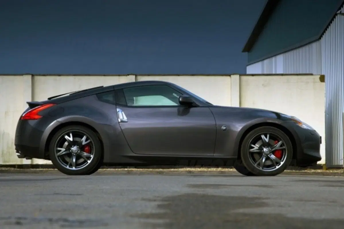 Nissan 370Z Black Edition (2)