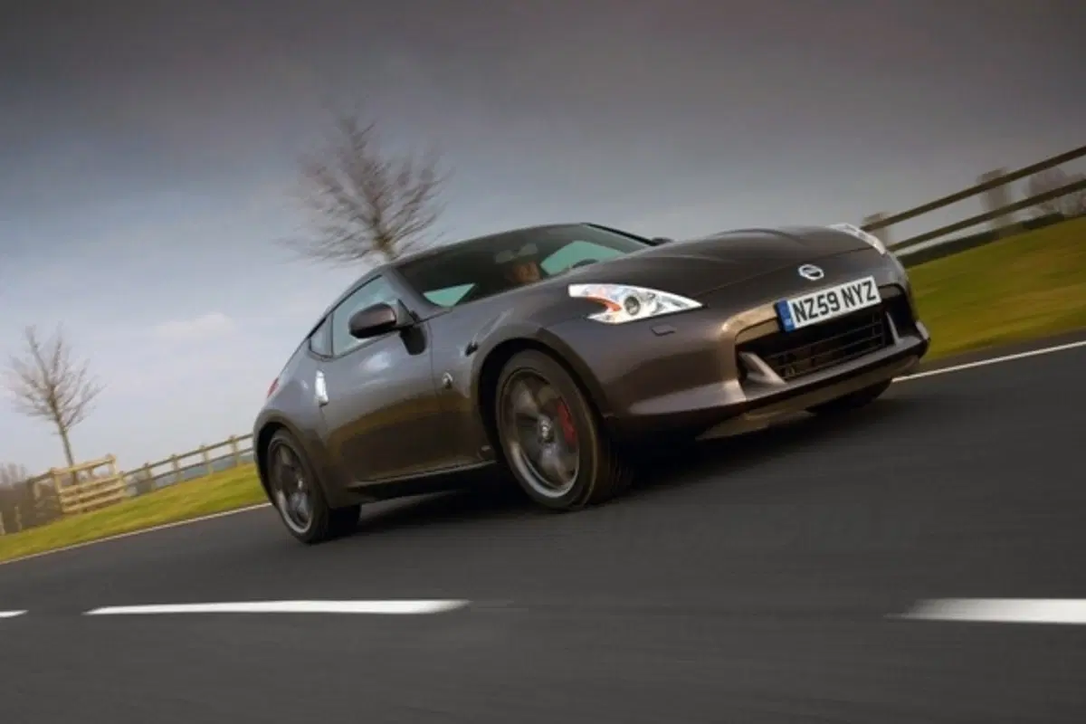 Nissan 370Z Black Edition (3)