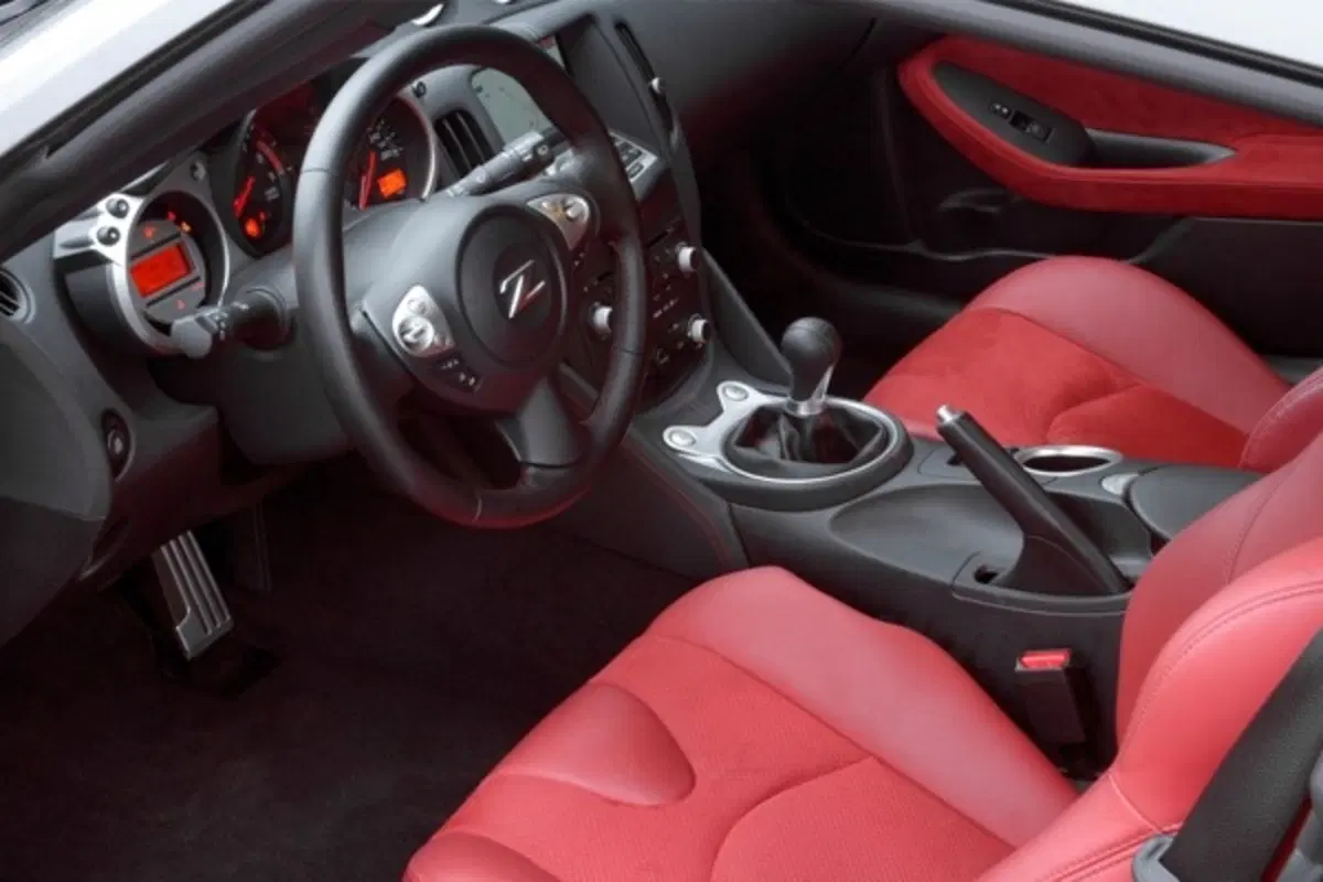 Nissan 370Z Black Edition (6)