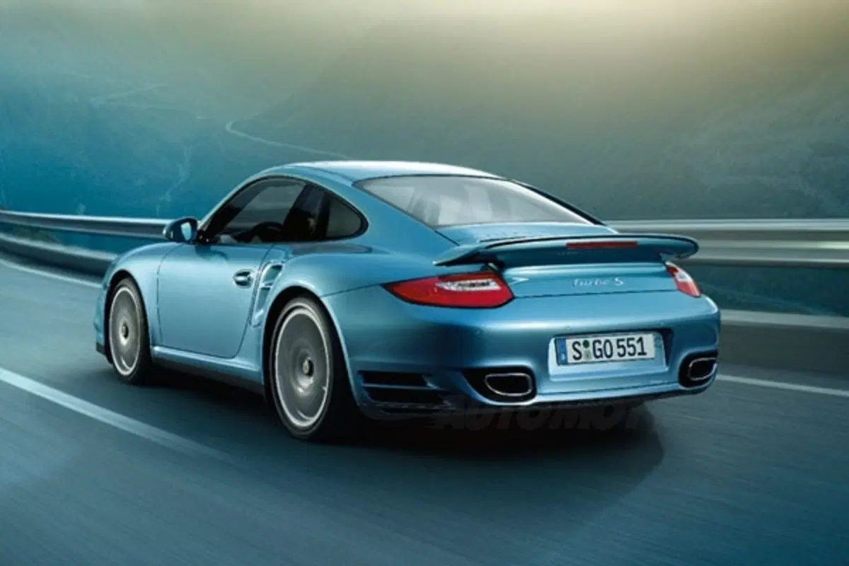Porsche 911 Turbo S (2)