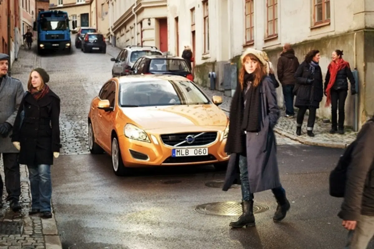 Volvo S60 2010: nuovi dettagli e foto (3)