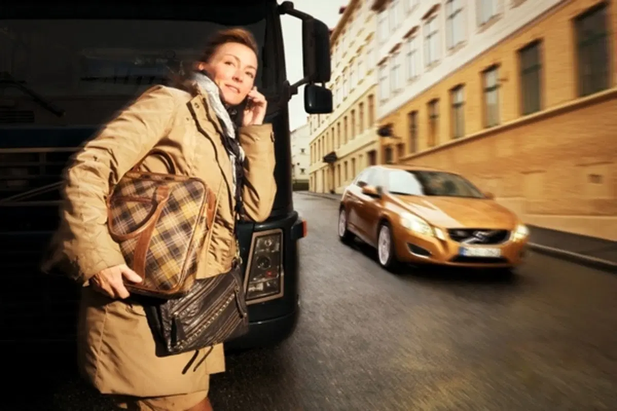 Volvo S60 2010: nuovi dettagli e foto (4)