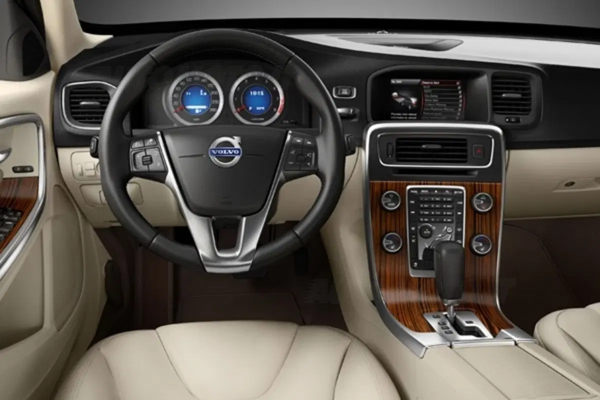 Volvo S60 2010: nuovi dettagli e foto (10)