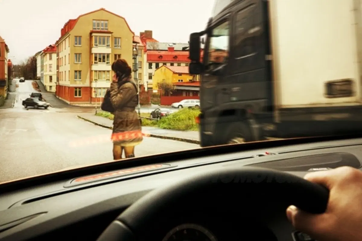 Volvo S60 2010: nuovi dettagli e foto (12)