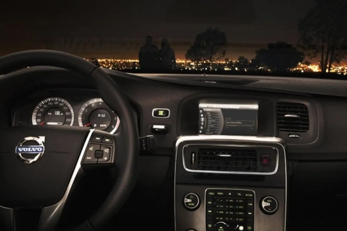 Volvo S60 2010: nuovi dettagli e foto (13)