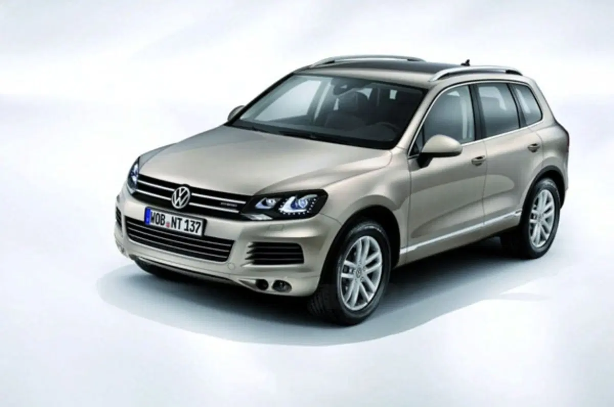 Volkswagen Touareg II: prime foto ufficiali (3)