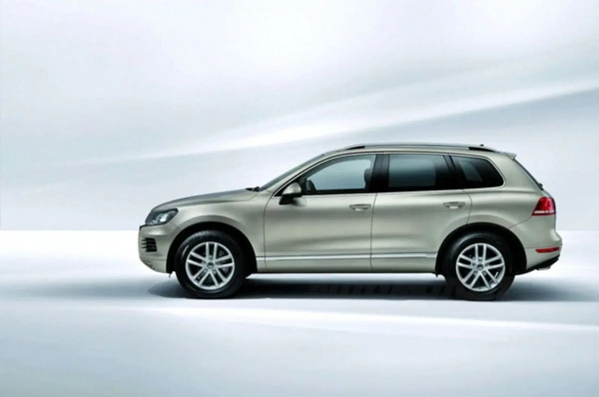 Volkswagen Touareg II: prime foto ufficiali (4)