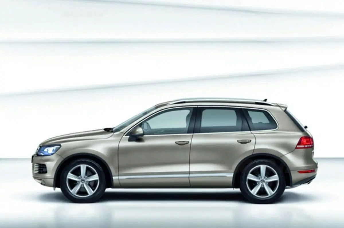 Volkswagen Touareg II: prime foto ufficiali (7)