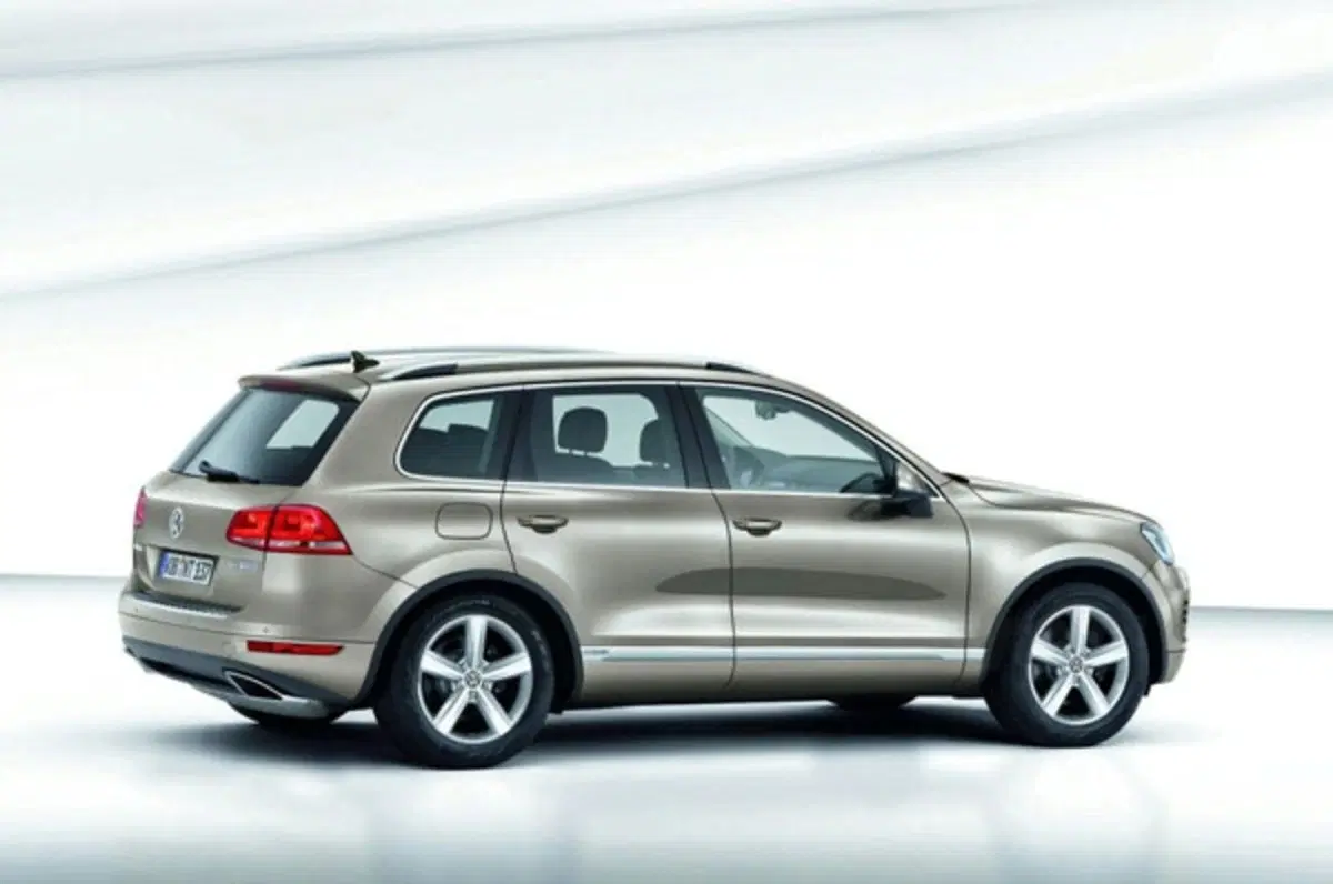 Volkswagen Touareg II: prime foto ufficiali (9)