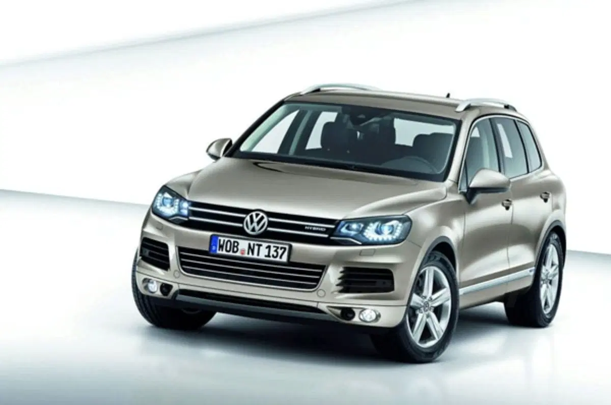 Volkswagen Touareg II: prime foto ufficiali (10)
