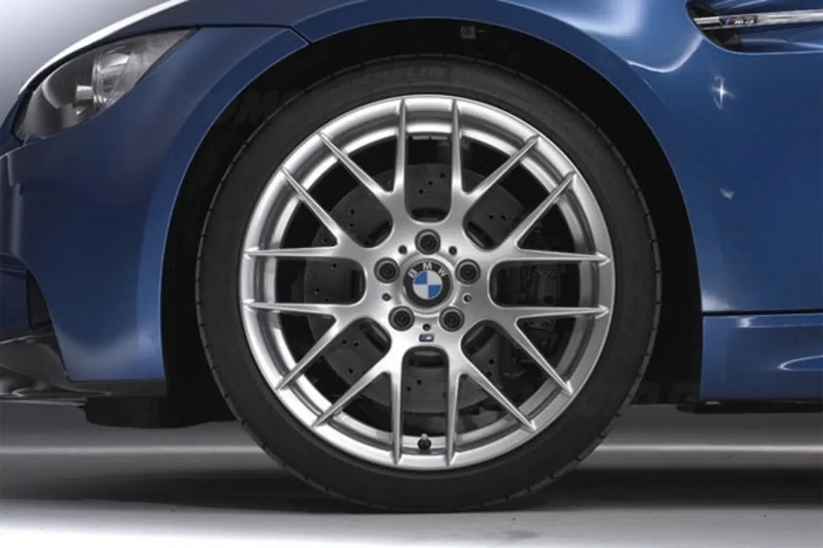 BMW M3 2010: ecco lo start & stop (7)