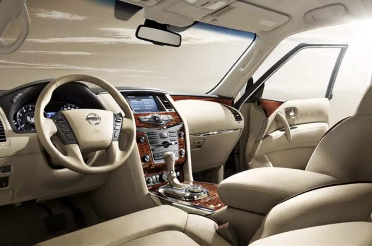 Nuova Nissan Patrol 2010 (10)