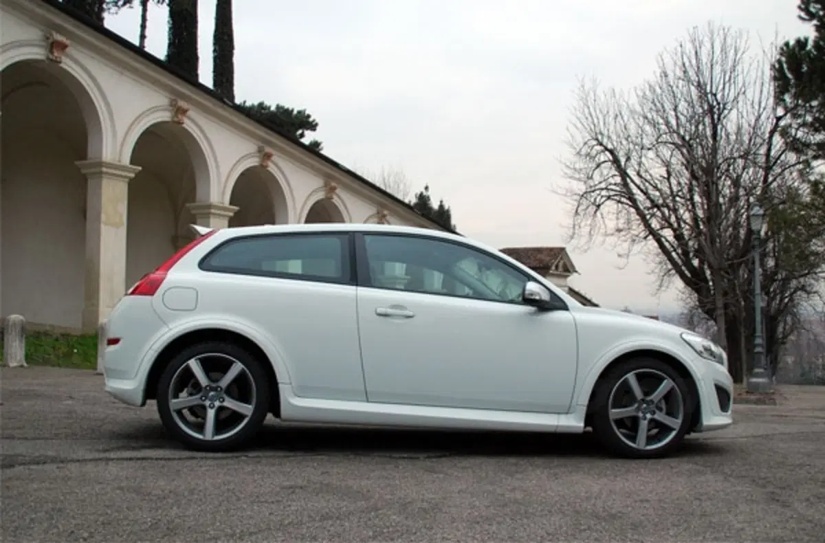 Volvo C30 (12)