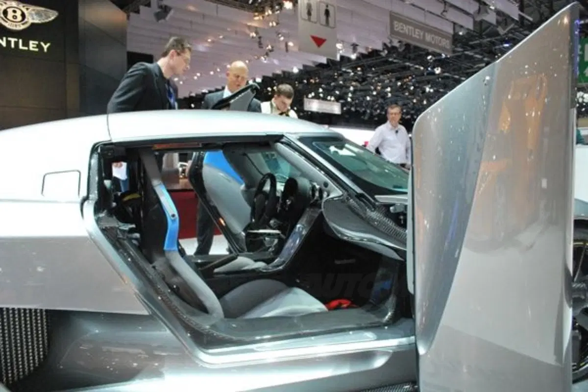 Koenigsegg Agera (2)