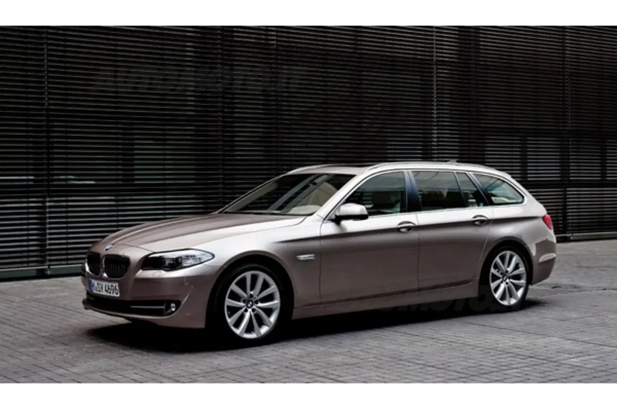 BMW Serie 5 Touring 2010 (4)