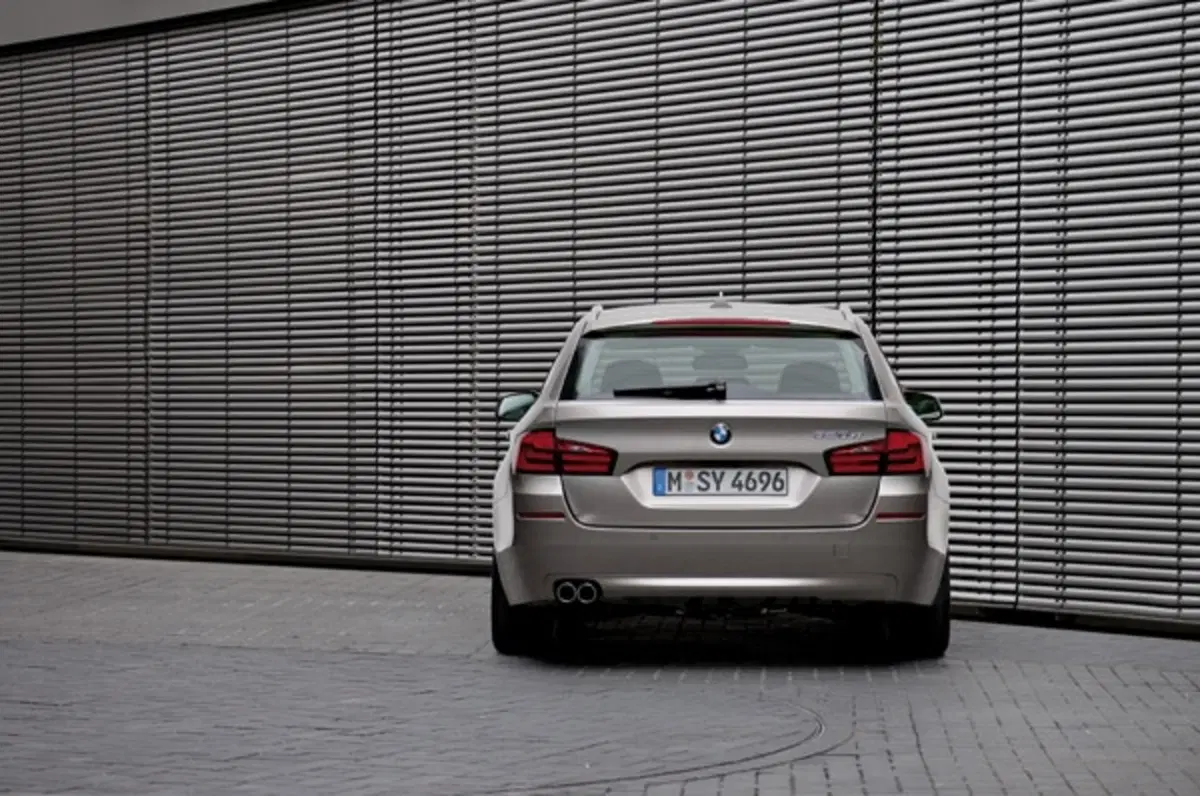 BMW Serie 5 Touring 2010 (6)