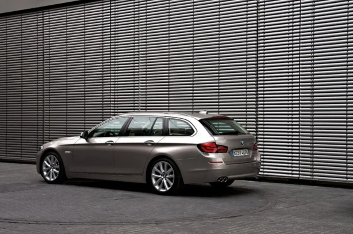 BMW Serie 5 Touring 2010 (7)