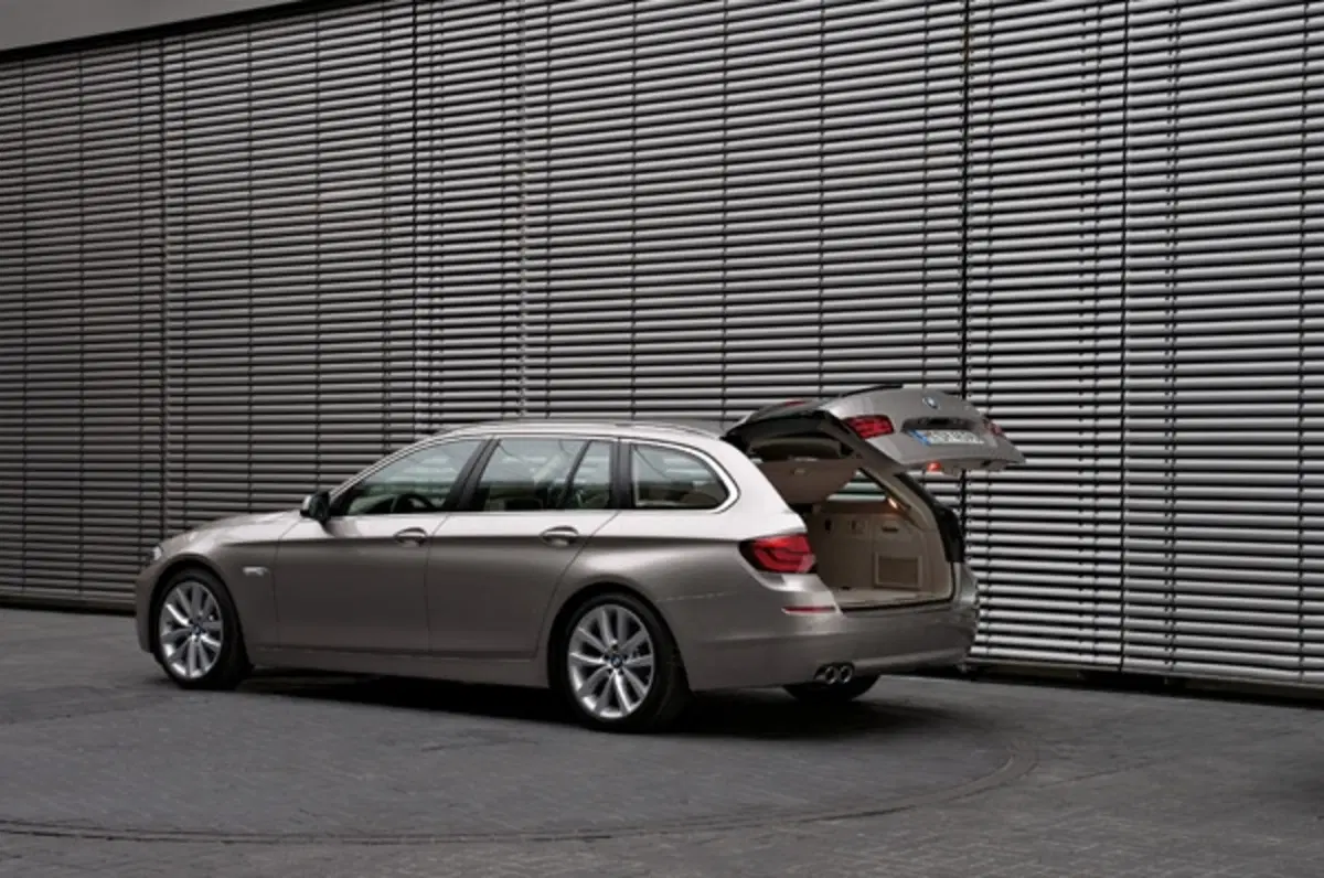 BMW Serie 5 Touring 2010 (9)