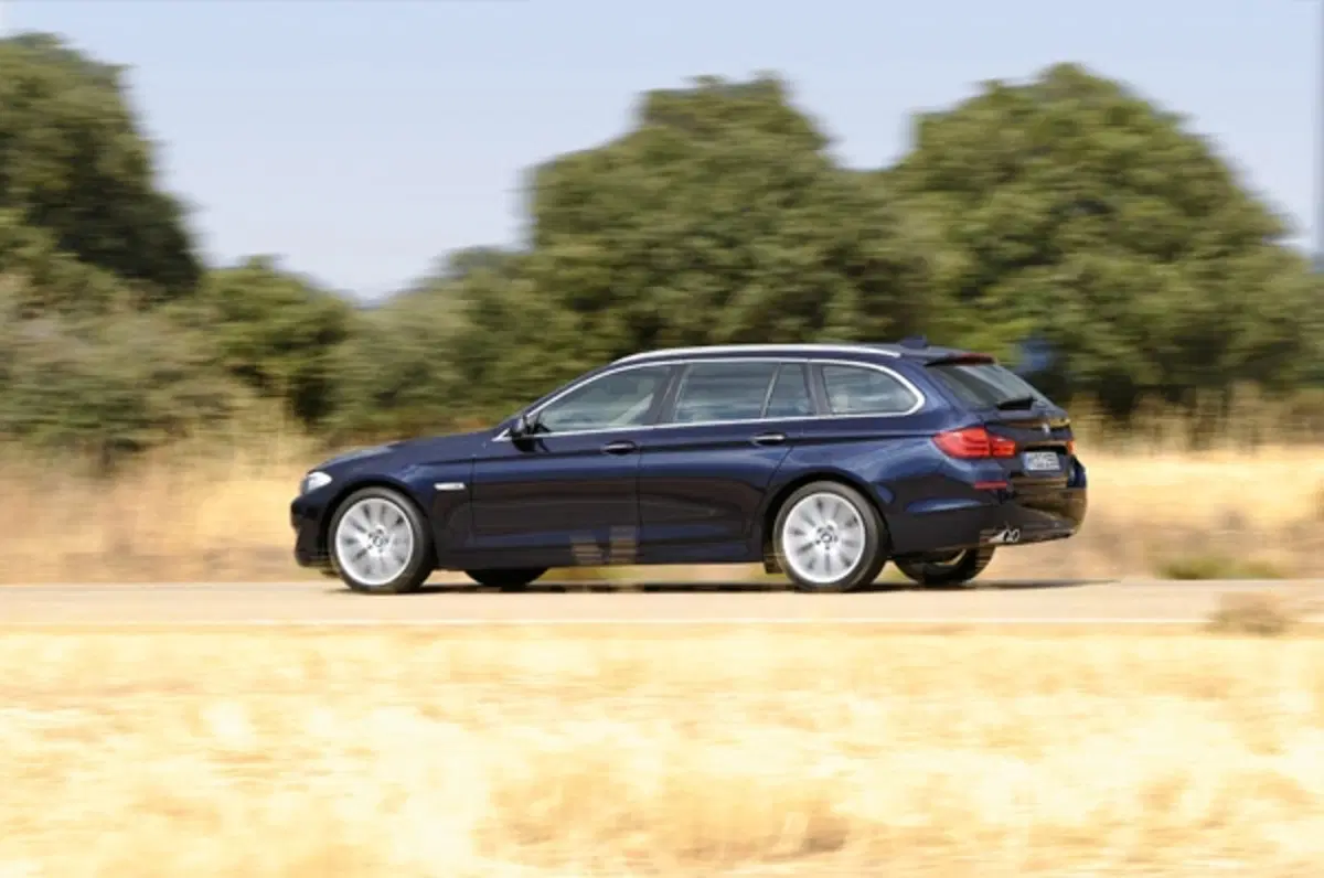 BMW Serie 5 Touring 2010 (11)