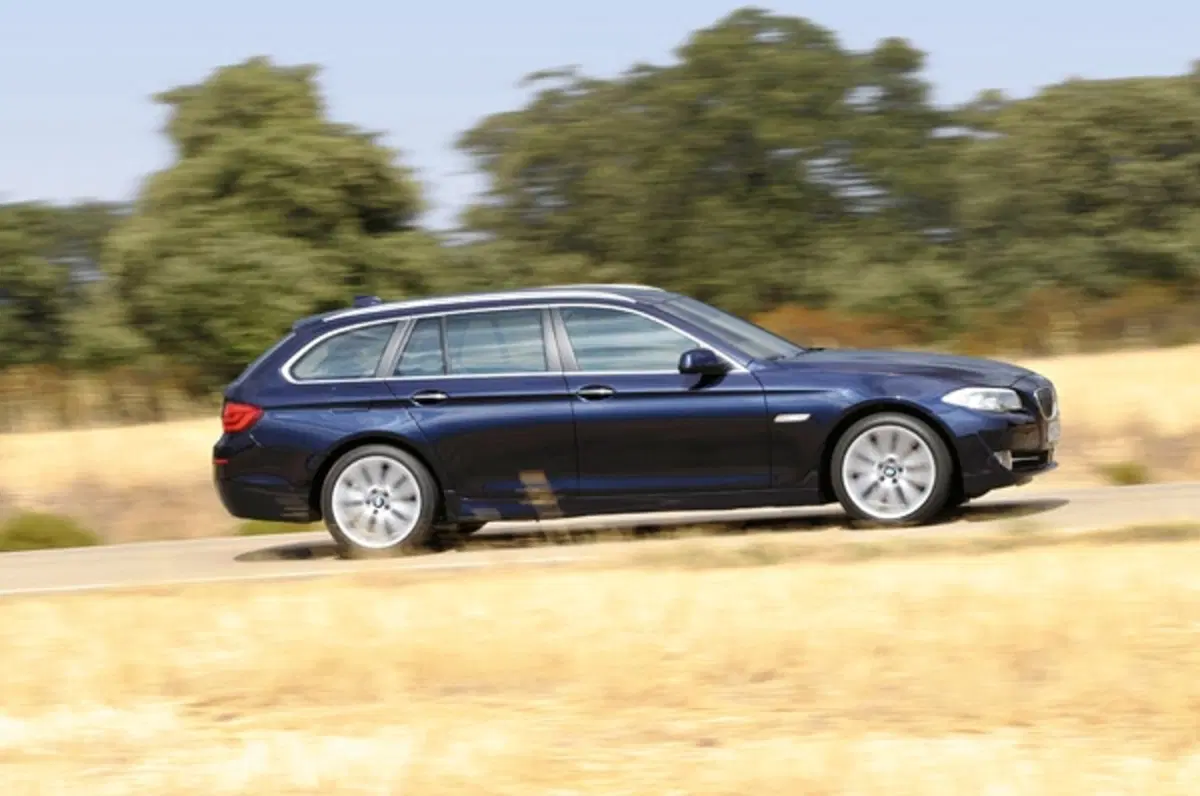 BMW Serie 5 Touring 2010 (12)