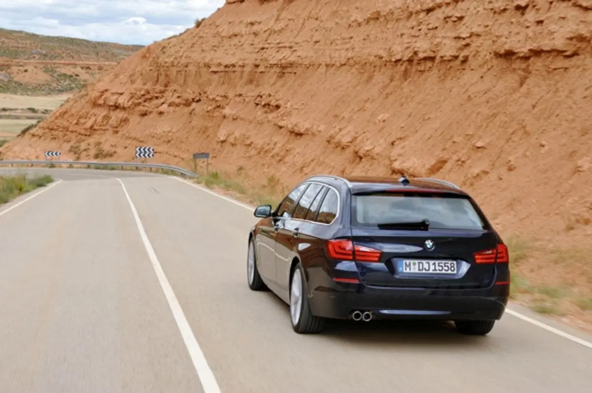 BMW Serie 5 Touring 2010 (16)