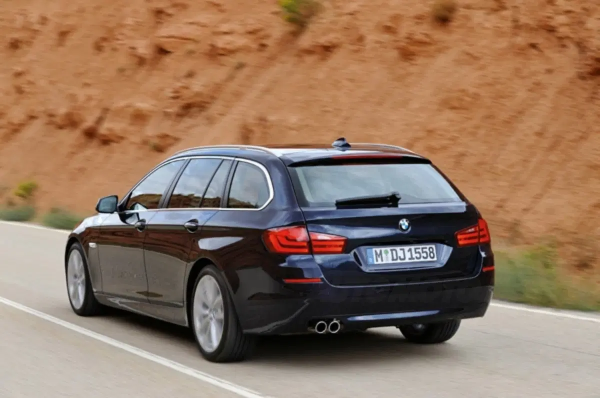 BMW Serie 5 Touring 2010 (17)