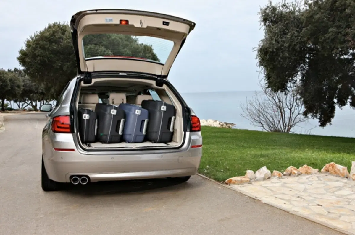 BMW Serie 5 Touring 2010 (26)