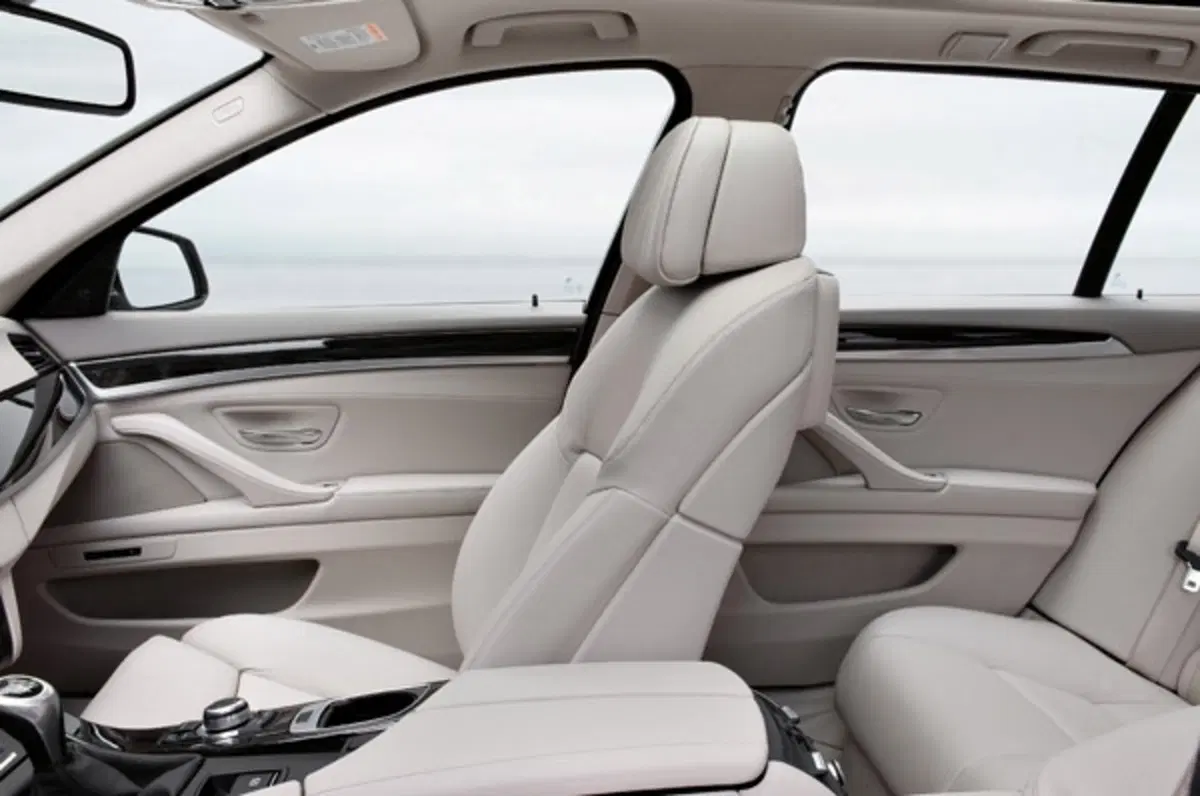 BMW Serie 5 Touring 2010 (29)