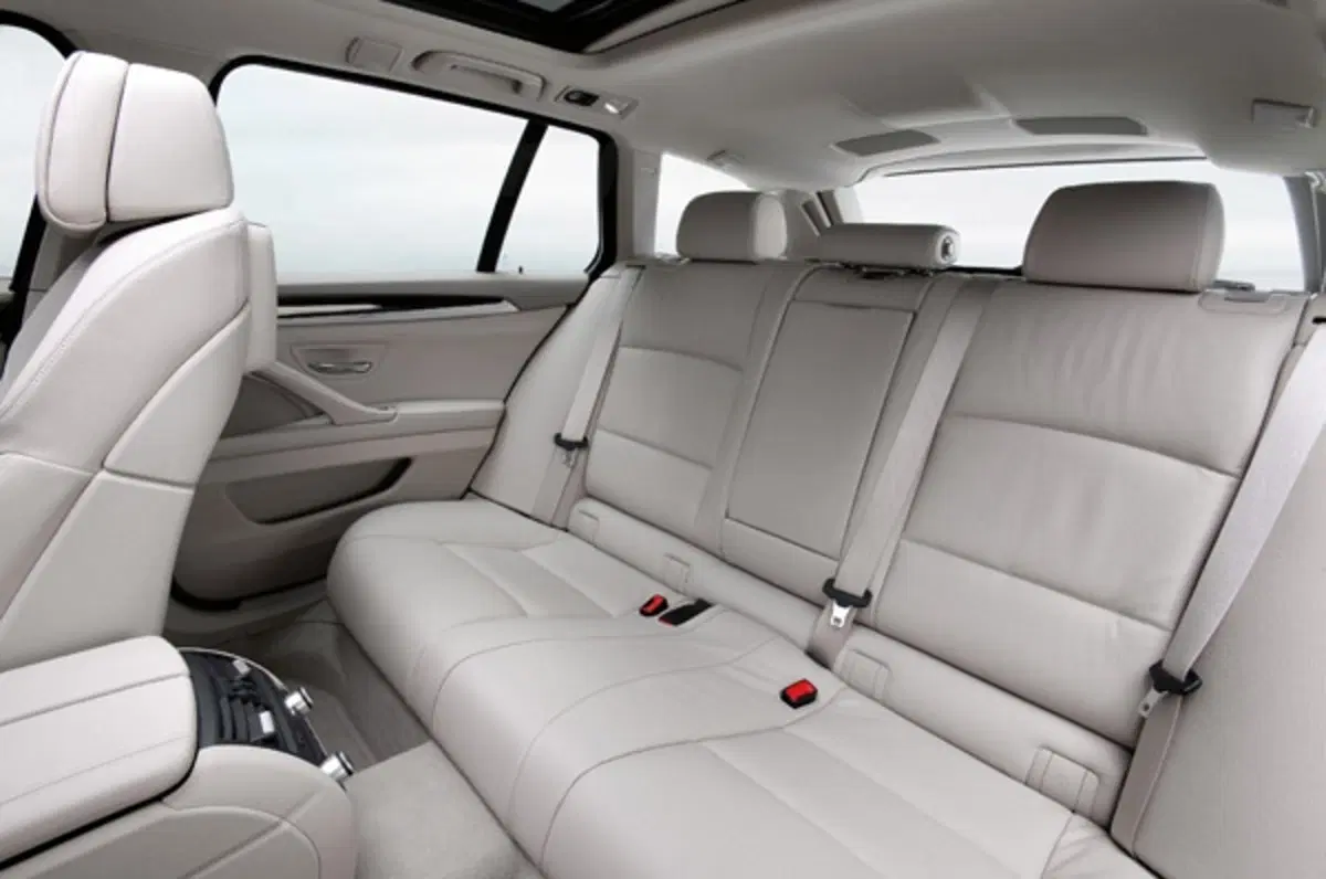 BMW Serie 5 Touring 2010 (30)